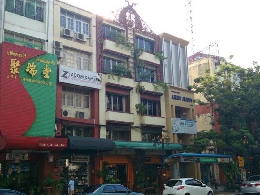 Oyo 437 Hostel Na Nara Bangkok Esterno foto